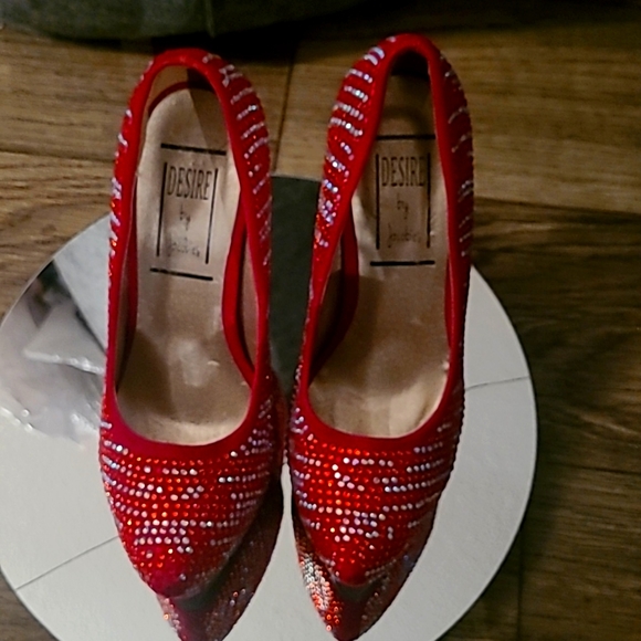 Party platform pumps - Picture 3 of 4